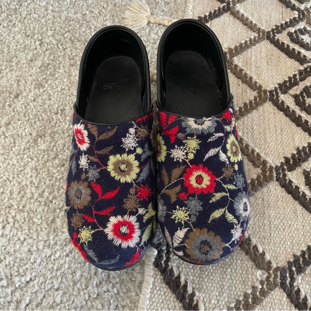 Dansko Floral Embroidered Felt Pro Mules - Picture 5 of 10